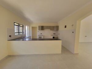 bungalow with a closed kitchen
